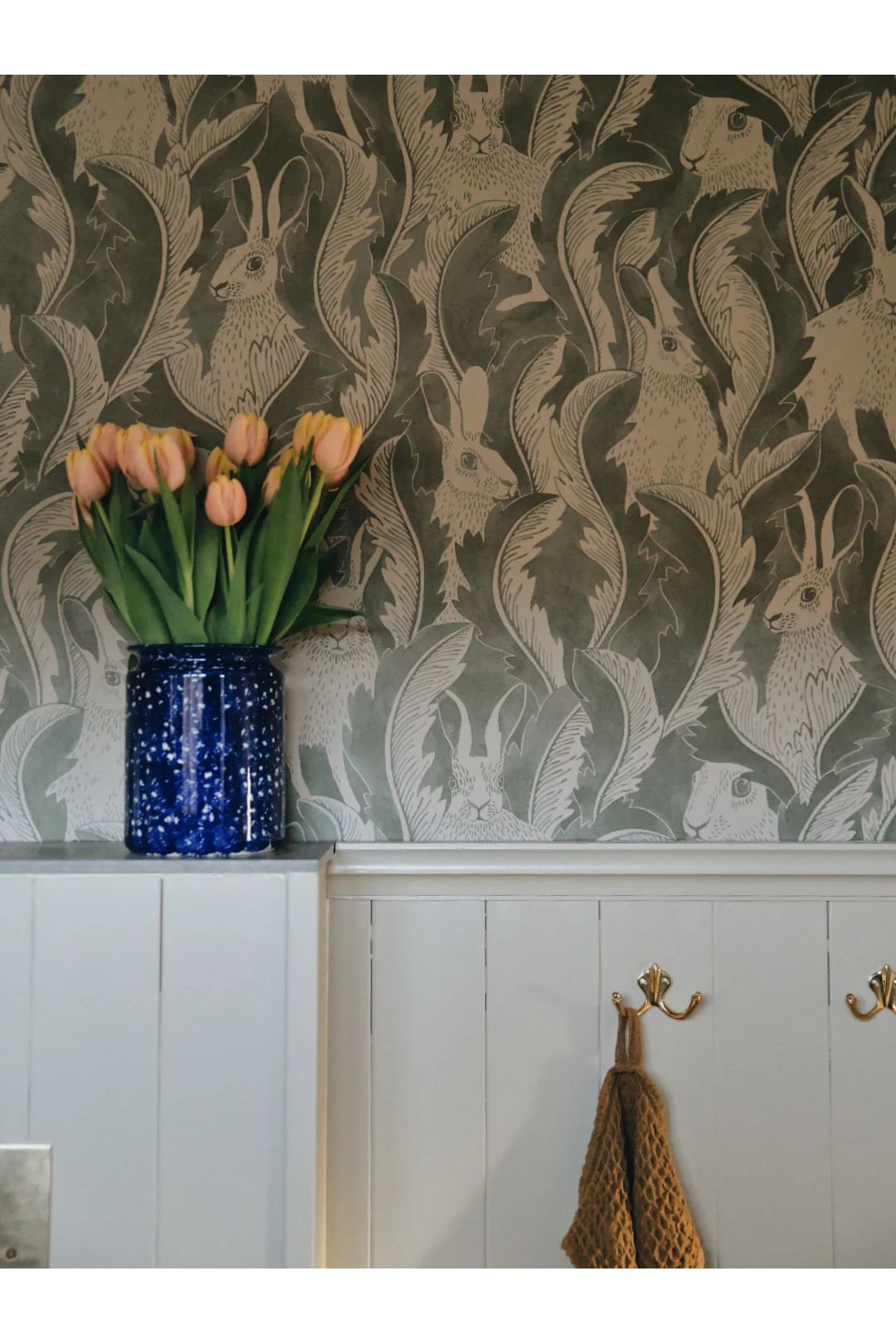 Wallpaper Hares In Hiding - Aloe van Långelid / von Brömssen | Kids Conceptstore Le Fanfare