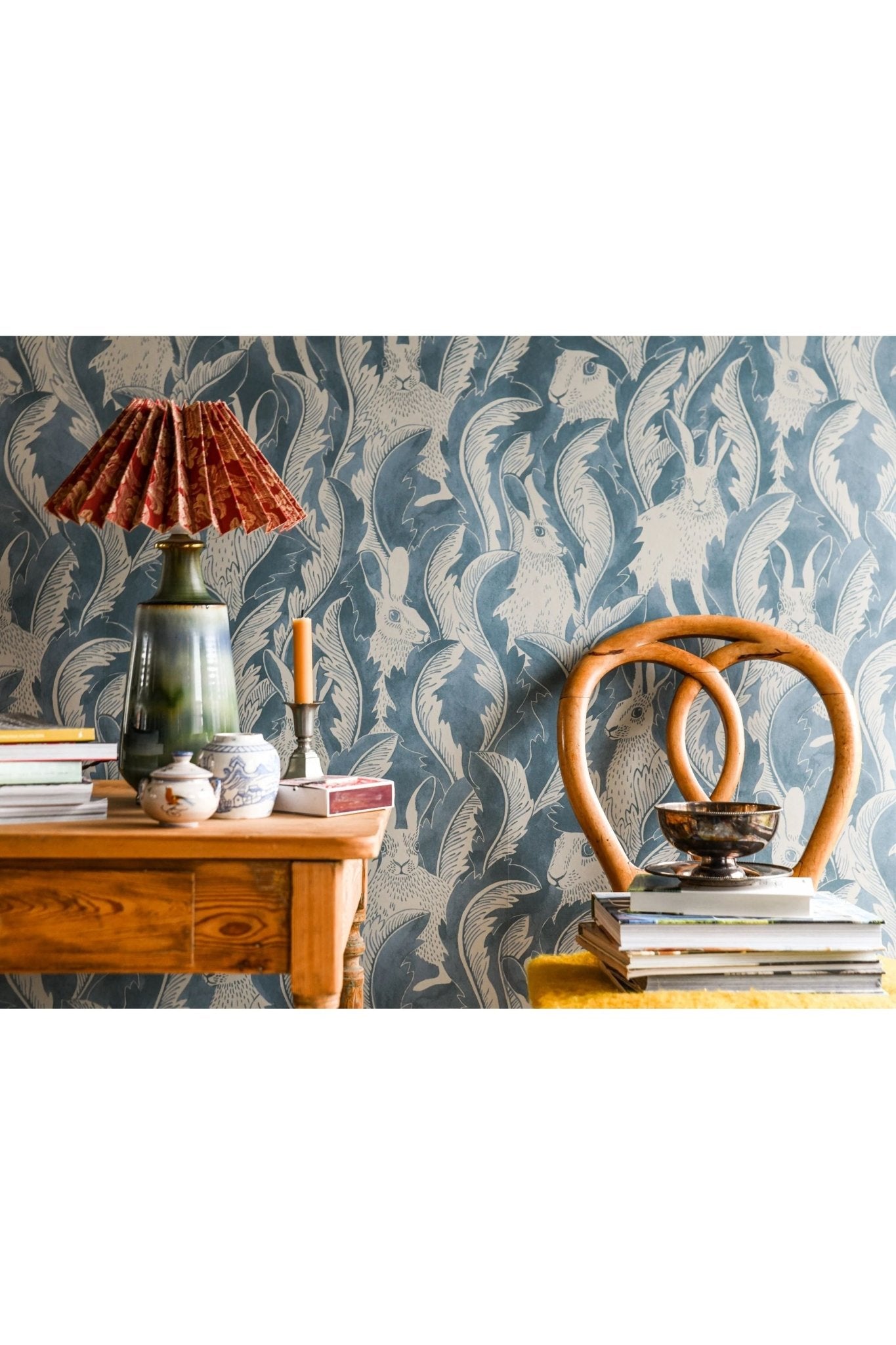 Wallpaper Hares In Hiding - Smokey Blue van Långelid / von Brömssen | Kids Conceptstore Le Fanfare