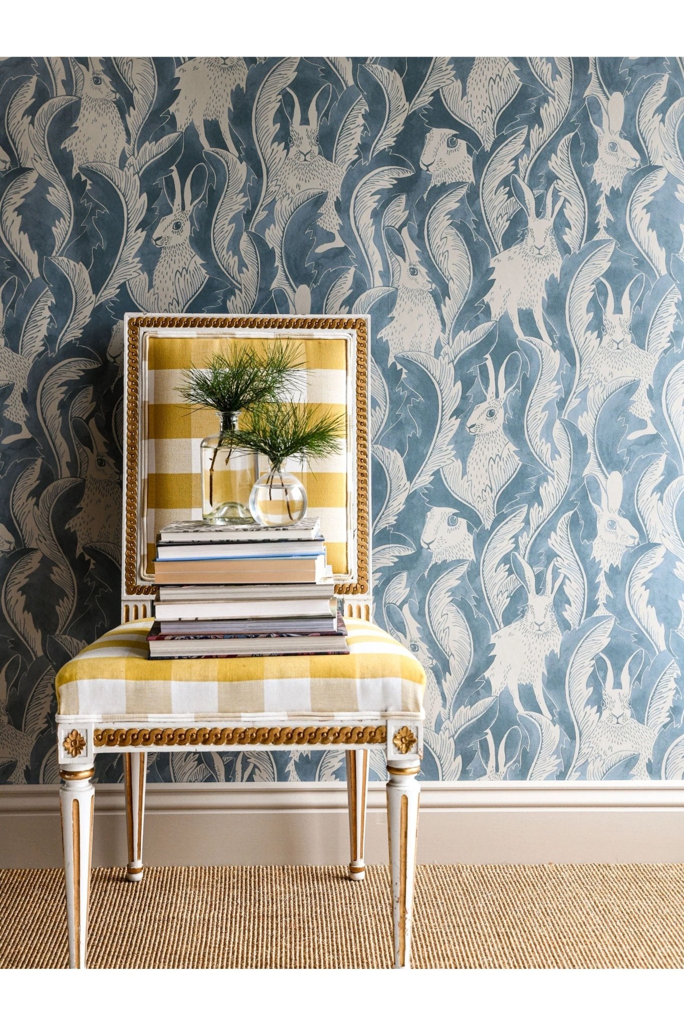 Wallpaper Hares In Hiding - Smokey Blue van Långelid / von Brömssen | Kids Conceptstore Le Fanfare