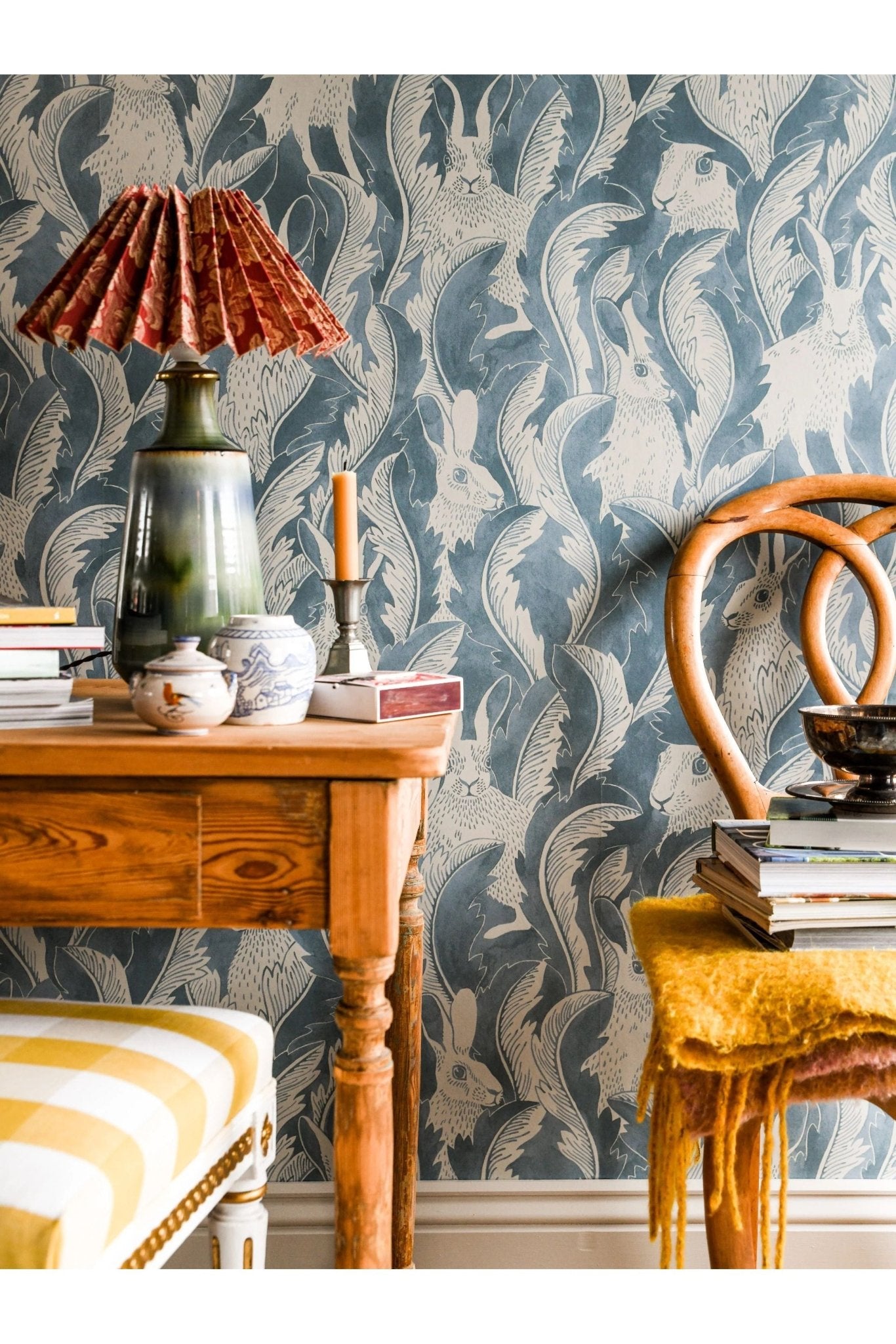 Wallpaper Hares In Hiding - Smokey Blue van Långelid / von Brömssen | Kids Conceptstore Le Fanfare