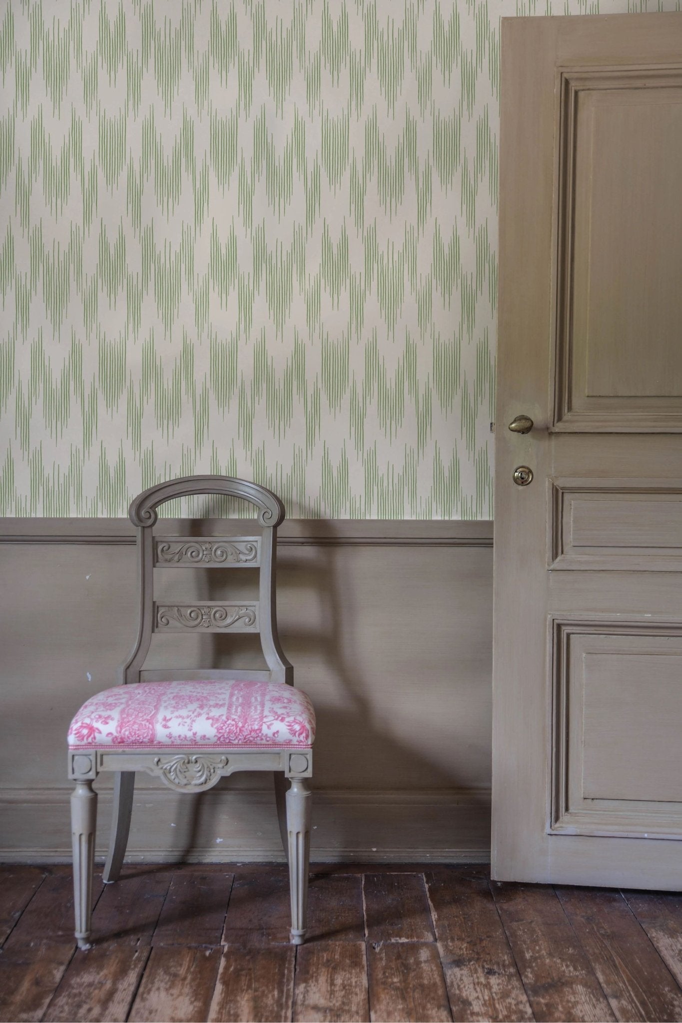 Wallpaper Ikat - Ivy Green van Långelid / von Brömssen | Kids Conceptstore Le Fanfare
