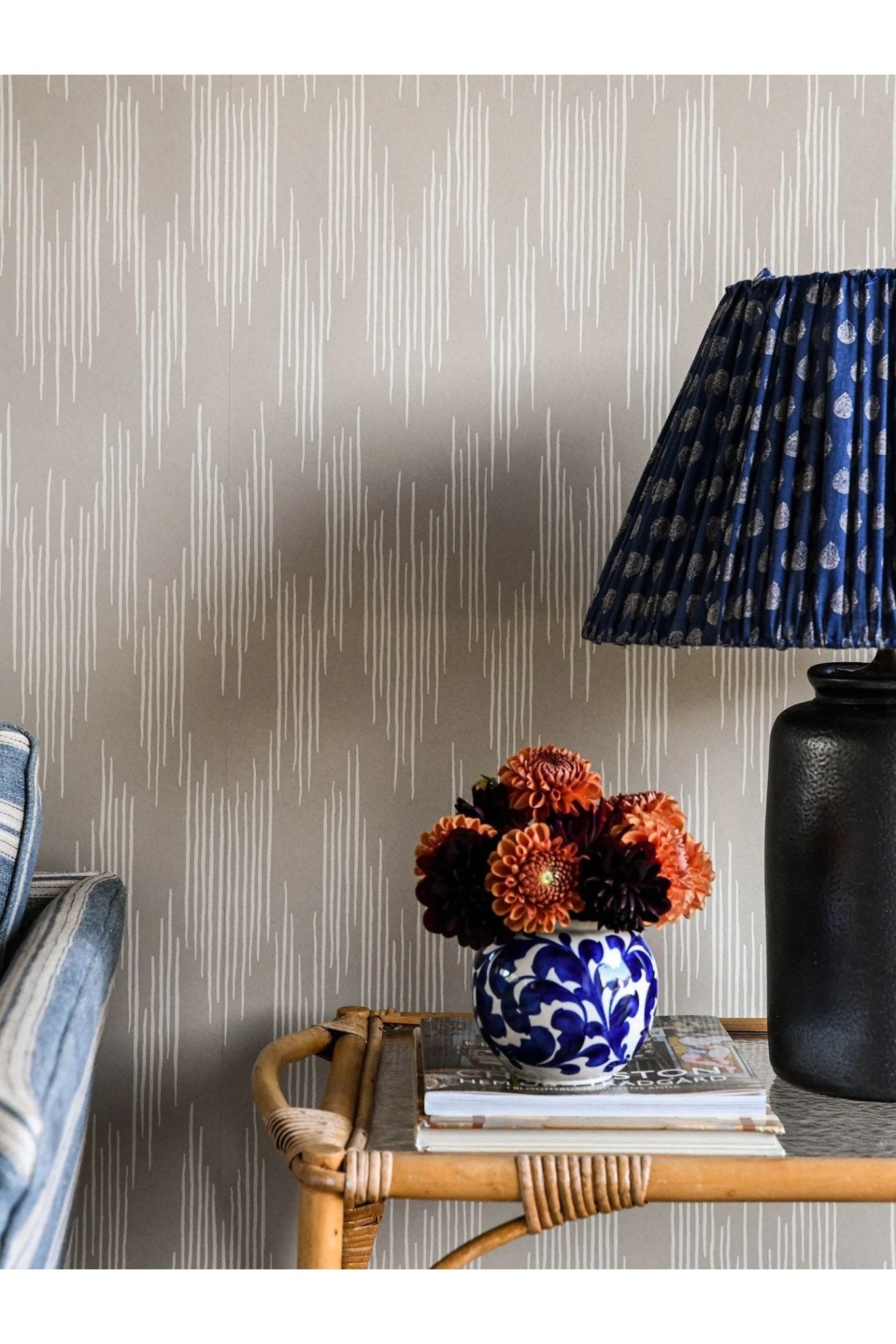 Wallpaper Ikat - Linen van Långelid / von Brömssen | Kids Conceptstore Le Fanfare