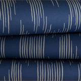 Wallpaper Ikat - Midnight Blue van Långelid / von Brömssen | Kids Conceptstore Le Fanfare