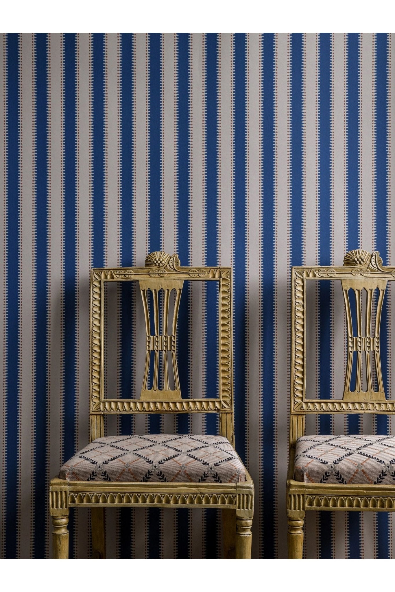 Wallpaper Jagged Stripe - Denim van Långelid / von Brömssen | Kids Conceptstore Le Fanfare