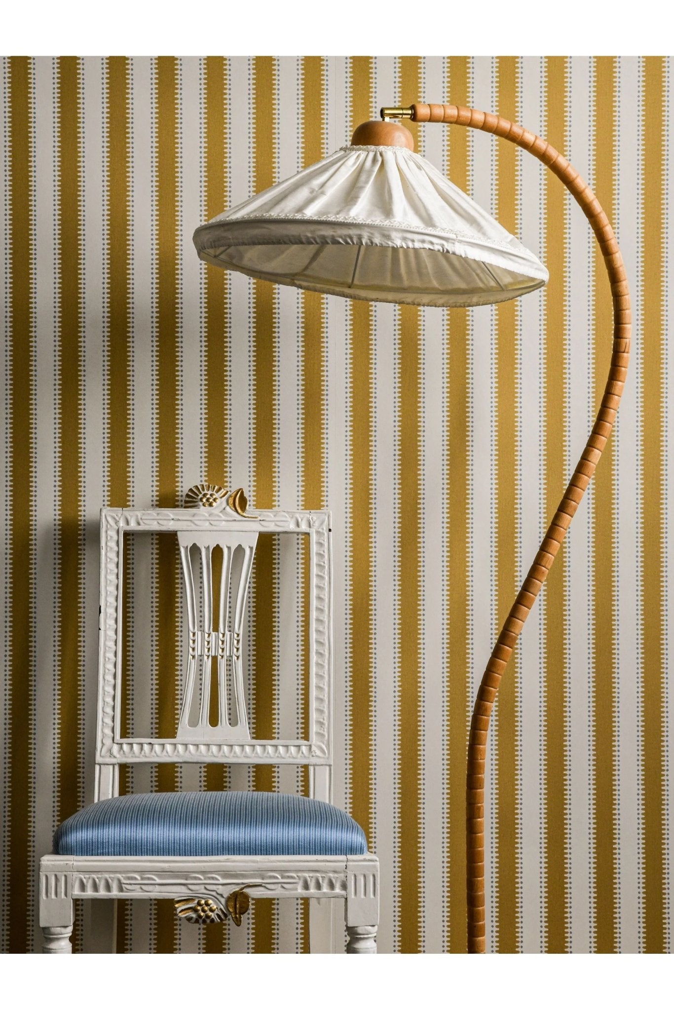 Wallpaper Jagged Stripe - Mustard van Långelid / von Brömssen | Kids Conceptstore Le Fanfare