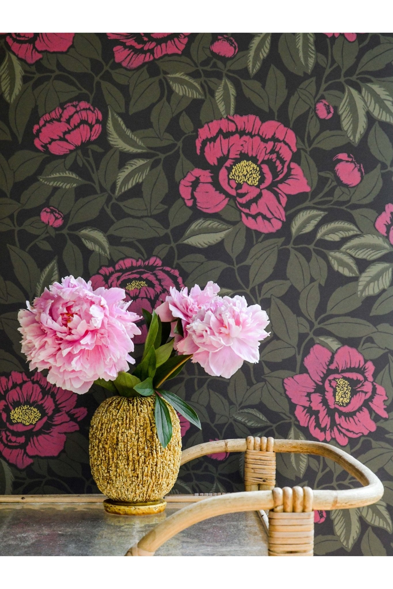 Wallpaper My Peony Garden - Pink van Långelid / von Brömssen | Kids Conceptstore Le Fanfare