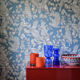 Wallpaper Talk About Cockatoos - Faded Denim van Långelid / von Brömssen | Kids Conceptstore Le Fanfare