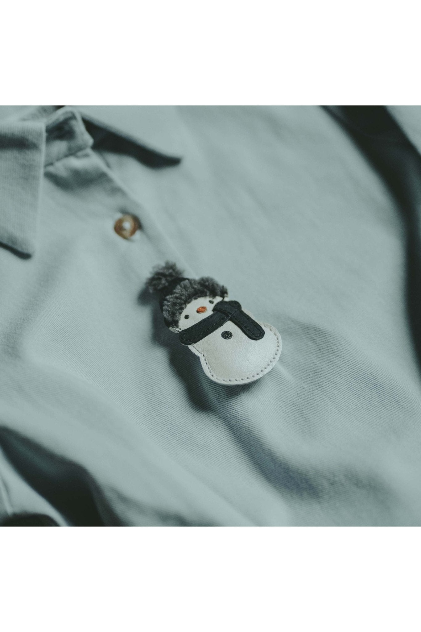 Wonda Hairclip - Snowman - Off White Leather van Donsje Amsterdam | Kids Conceptstore Le Fanfare