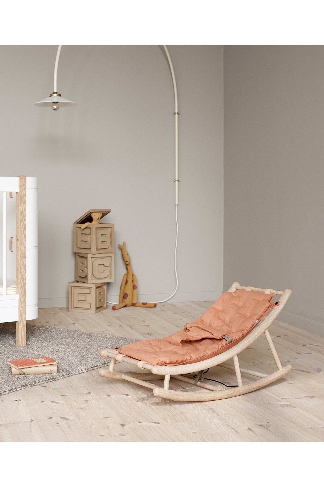 Wood Baby & toddler rocker, oak/caramel van Oliver Furniture | Kids Conceptstore Le Fanfare