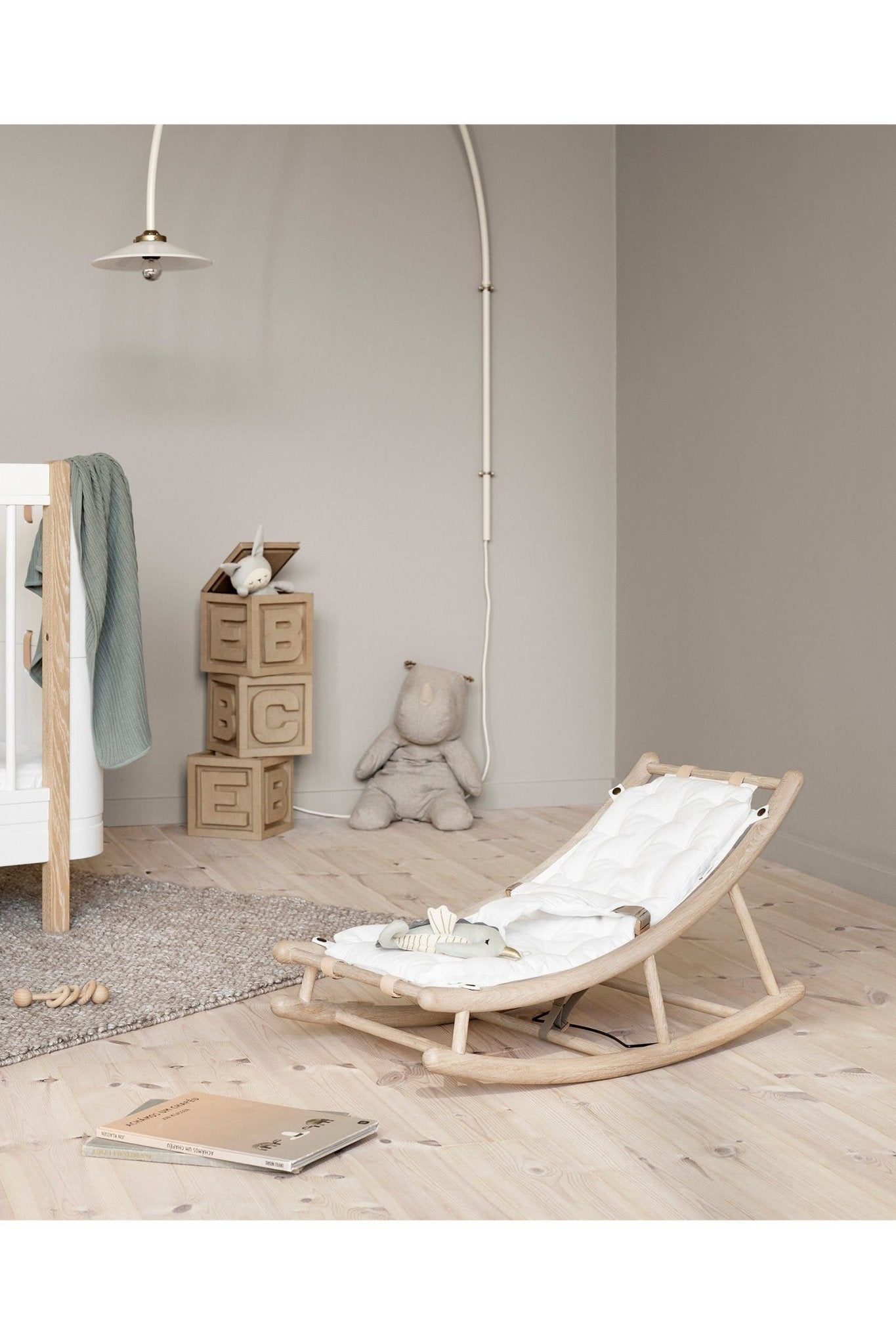 Wood Baby & toddler rocker, oak/white van Oliver Furniture | Kids Conceptstore Le Fanfare