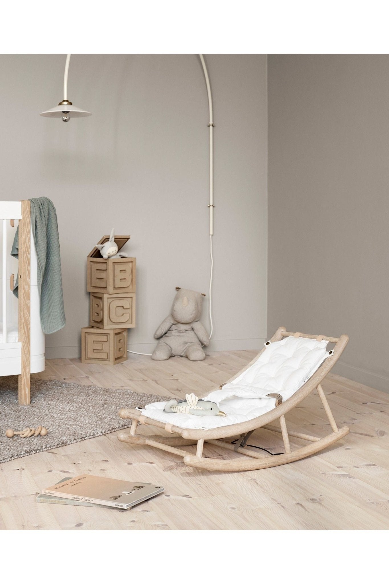 Wood Baby & toddler rocker, oak/white van Oliver Furniture | Kids Conceptstore Le Fanfare