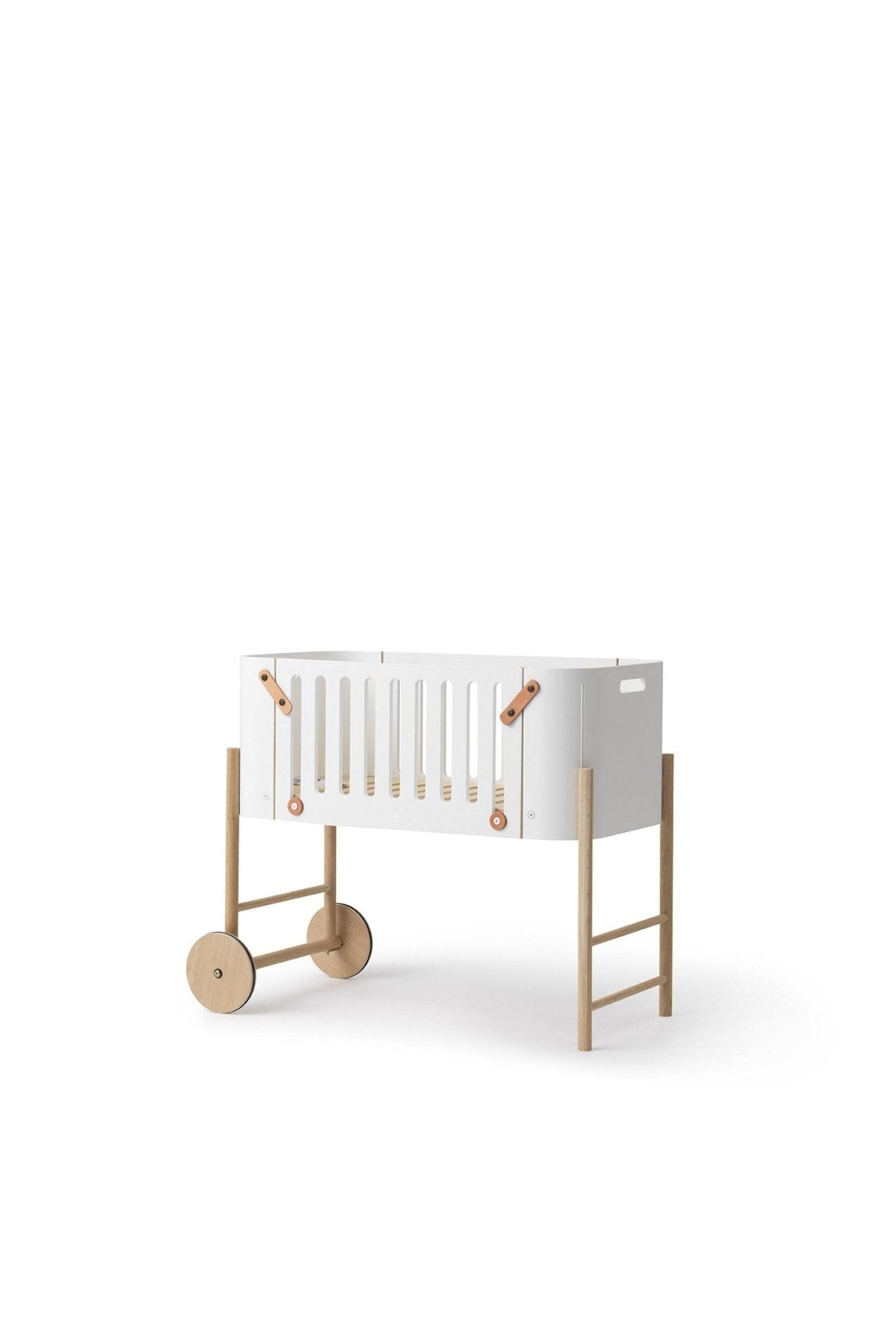 Wood Co-sleeper incl. bench conversion, 42x82 cm, white/oak van Oliver Furniture | Kids Conceptstore Le Fanfare