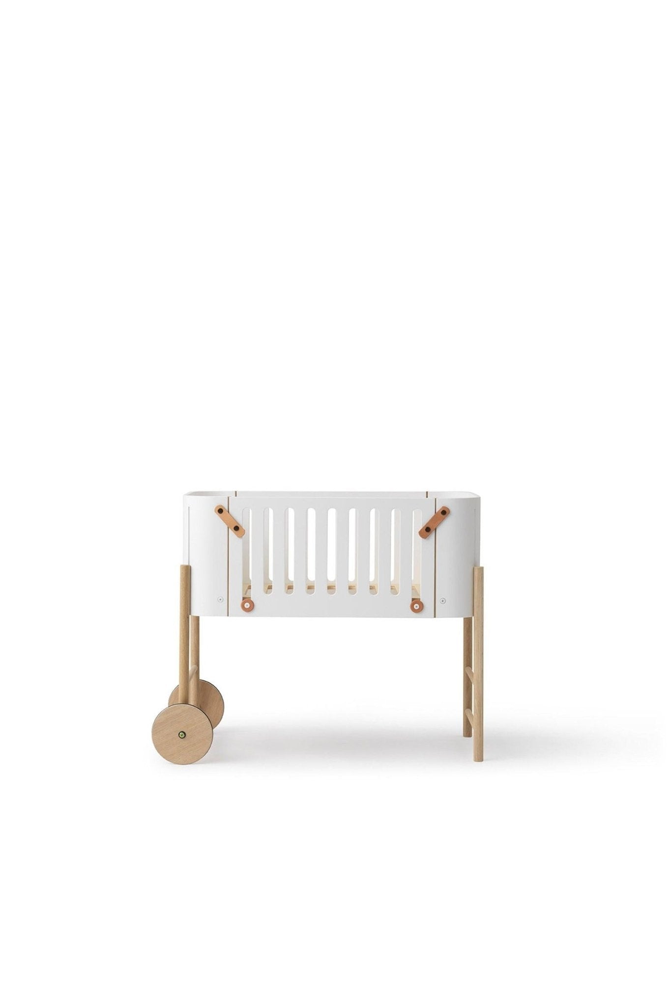 Wood Co-sleeper incl. bench conversion, 42x82 cm, white/oak van Oliver Furniture | Kids Conceptstore Le Fanfare