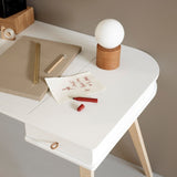 Wood Desk 72,6 cm, white/oak van Oliver Furniture | Kids Conceptstore Le Fanfare