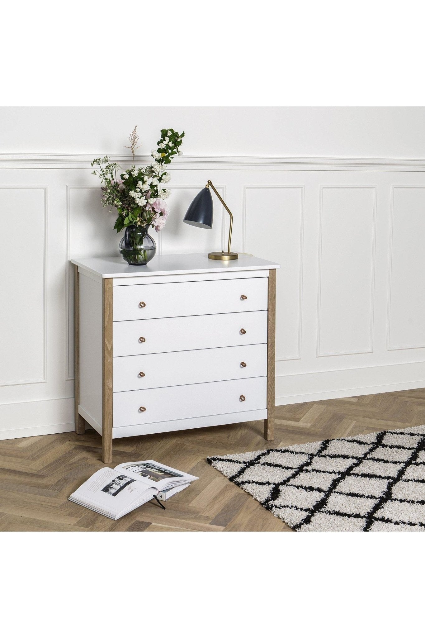 Wood Dresser 4 drawers, white/oak van Oliver Furniture | Kids Conceptstore Le Fanfare