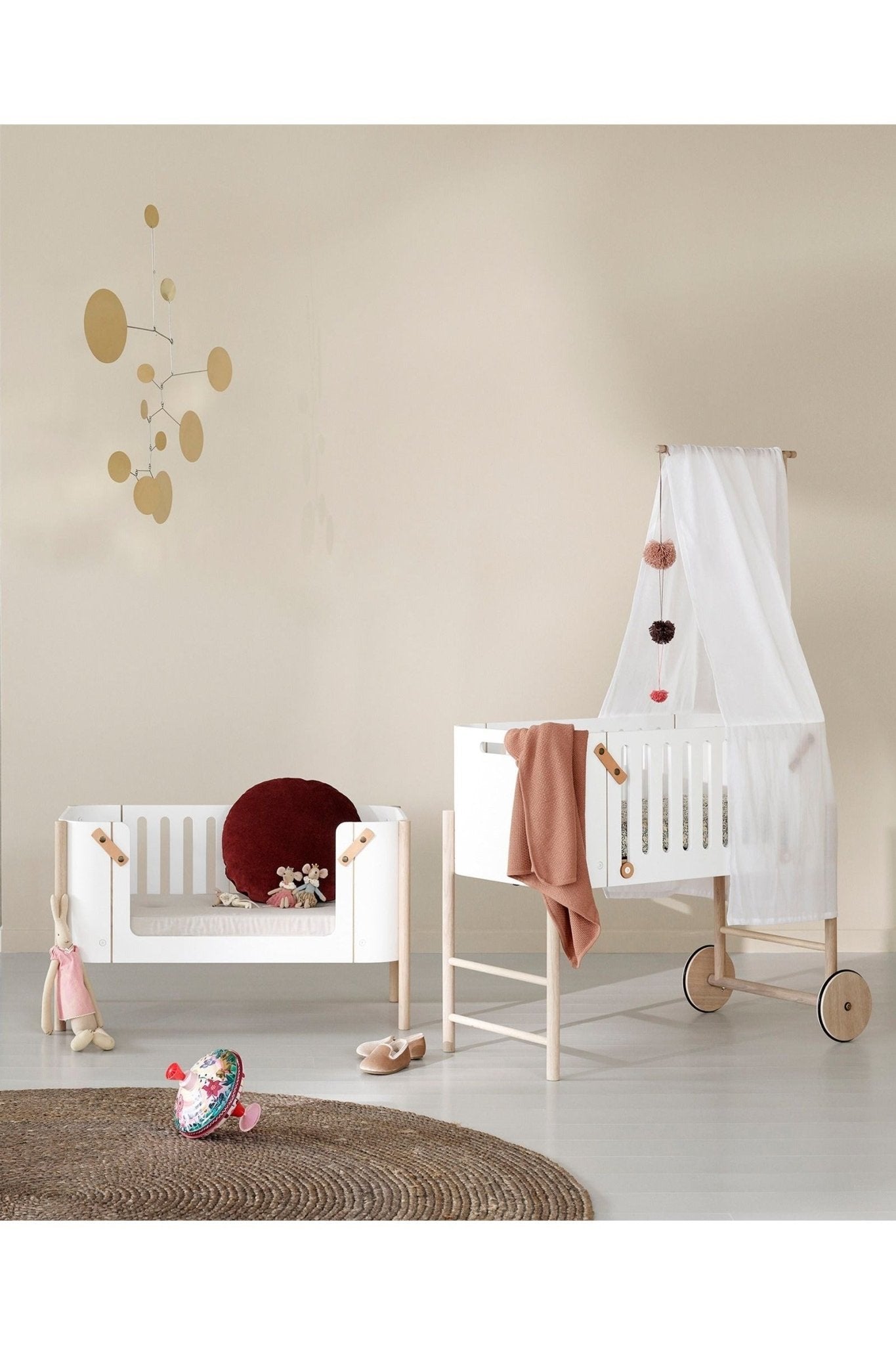 Wood Holder for co-sleeper bed canopy & mobile, oak van Oliver Furniture | Kids Conceptstore Le Fanfare