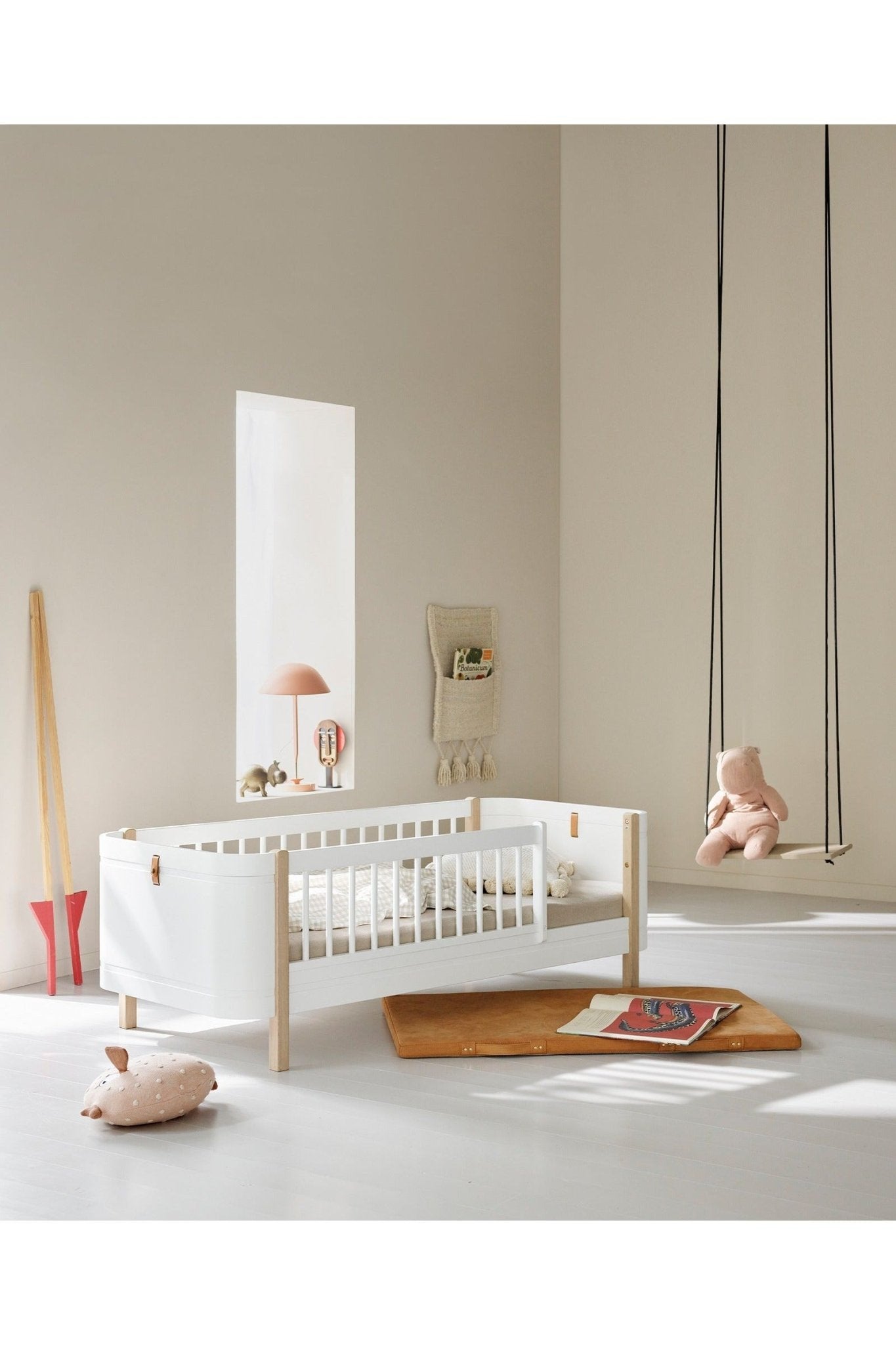 Wood Mini+ junior bed, 68x162cm, white/oak van Oliver Furniture | Kids Conceptstore Le Fanfare