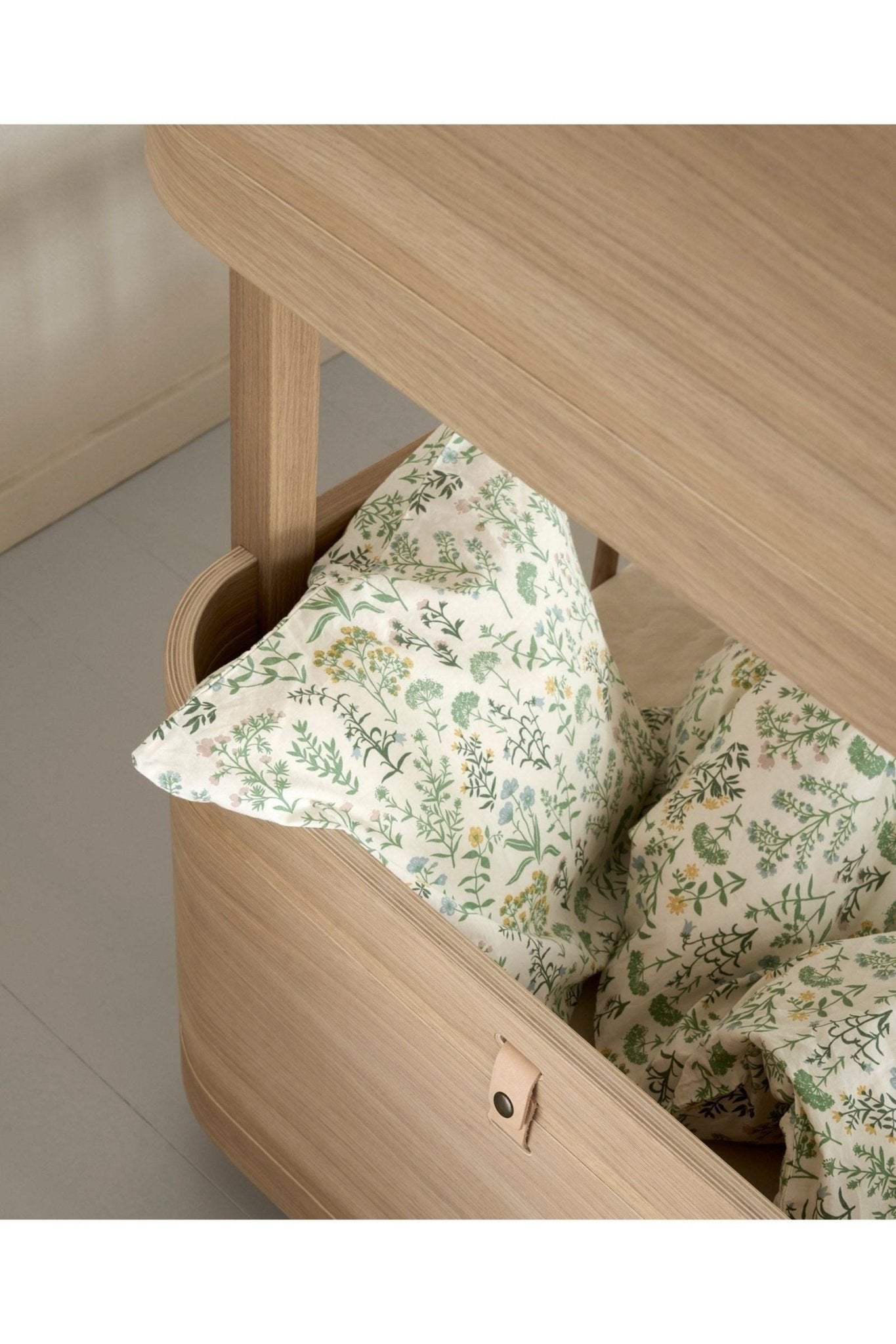 Wood Mini+ low bunk bed, 68x162cm, oak - new van Oliver Furniture | Kids Conceptstore Le Fanfare