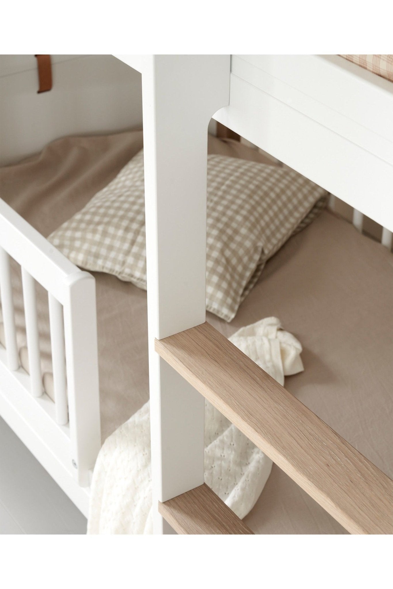 Wood Mini+ low bunk bed, 68x162cm, white/oak van Oliver Furniture | Kids Conceptstore Le Fanfare