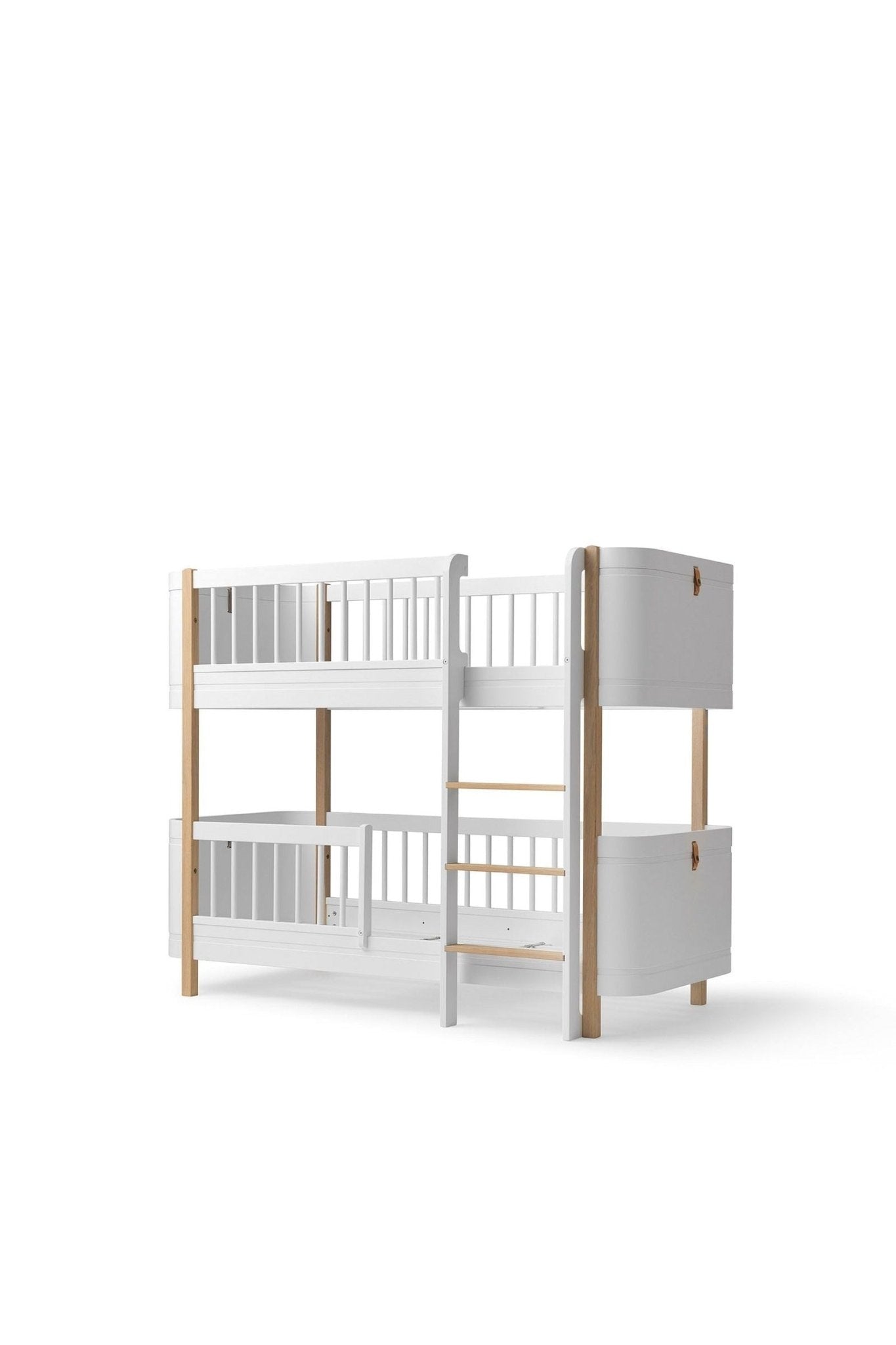 Wood Mini+ low bunk bed, 68x162cm, white/oak van Oliver Furniture | Kids Conceptstore Le Fanfare