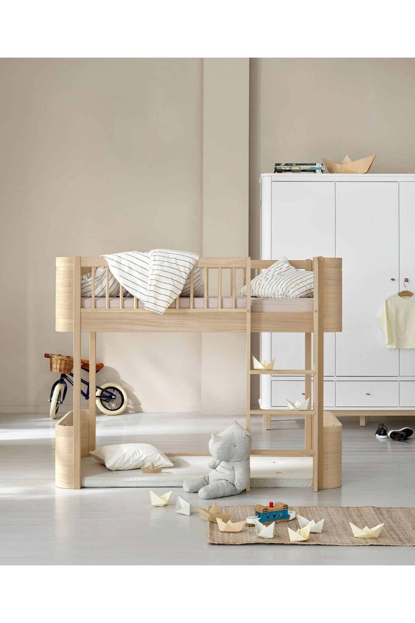 Wood Mini+ low loft bed, 68x162 cm, oak - new van Oliver Furniture | Kids Conceptstore Le Fanfare