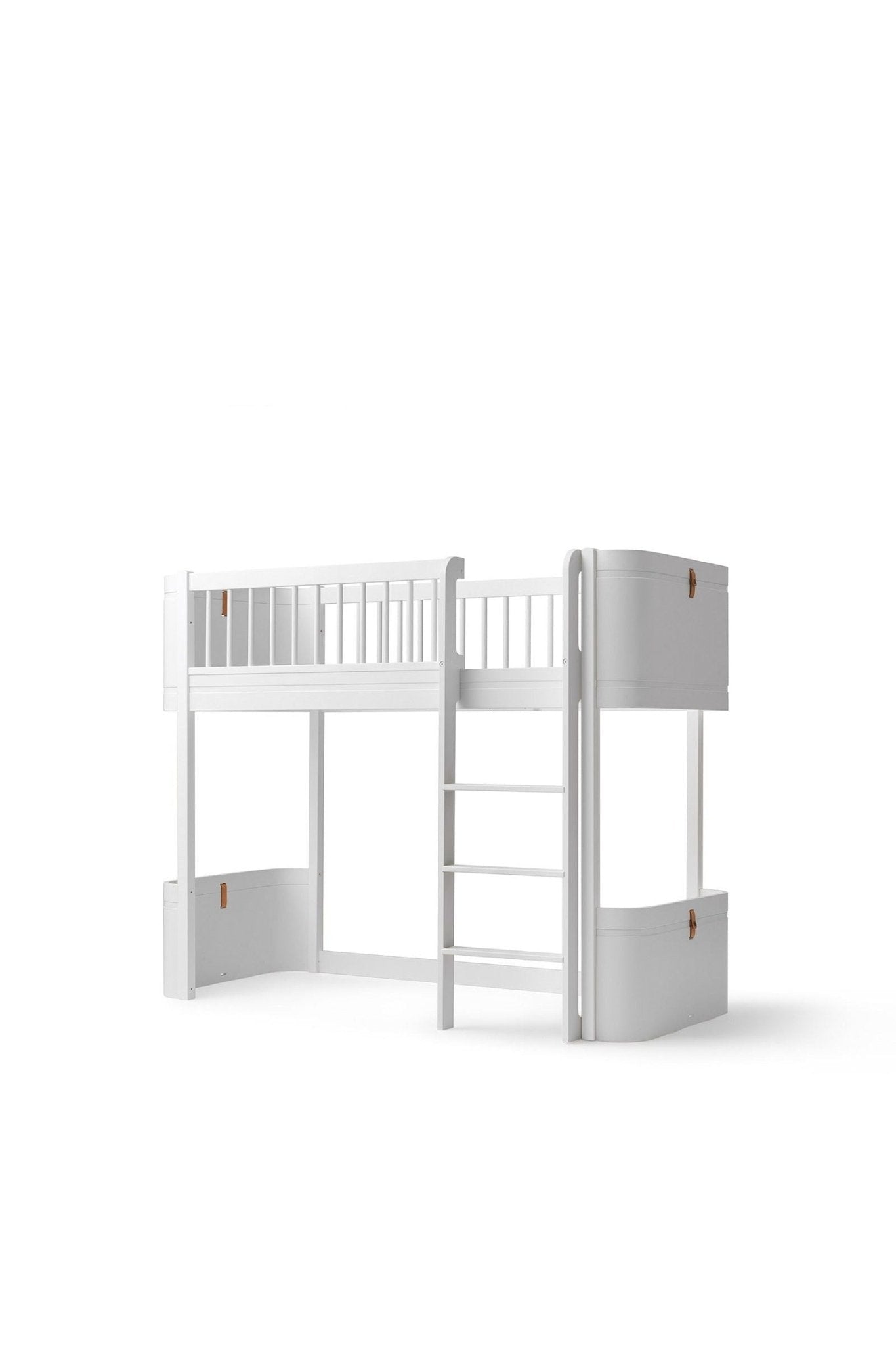 Wood Mini+ low loft bed, 68x162 cm, white van Oliver Furniture | Kids Conceptstore Le Fanfare