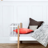 Wood Original bed, 90x200 cm, white/oak van Oliver Furniture | Kids Conceptstore Le Fanfare