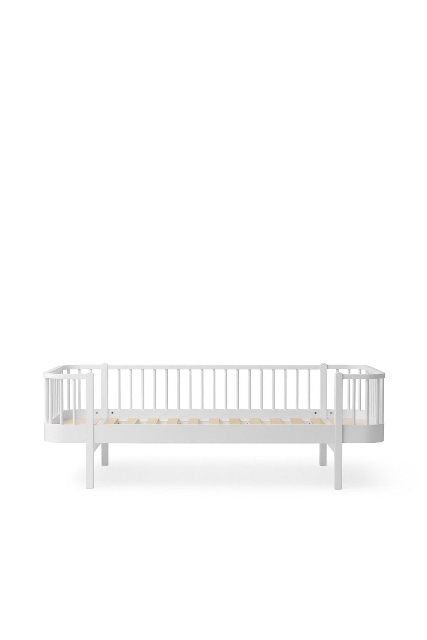 Wood Original day bed, 90x200 cm, white van Oliver Furniture | Kids Conceptstore Le Fanfare