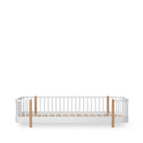Wood original floor bed, 90x200 cm, white/oak van Oliver Furniture | Kids Conceptstore Le Fanfare