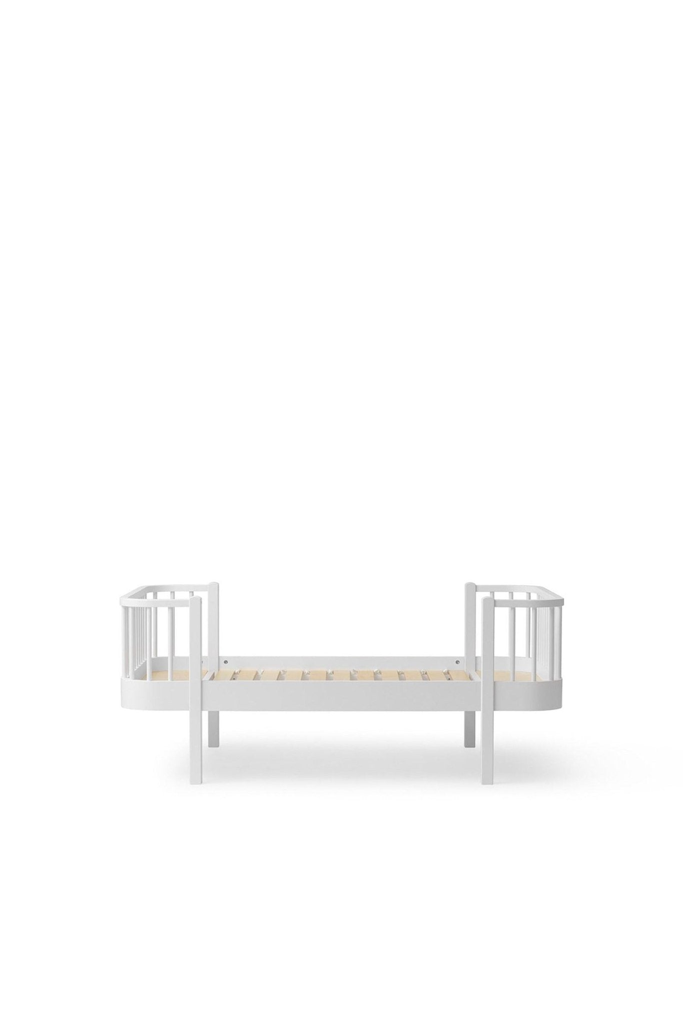 Wood Original junior bed, 90x160 cm, white van Oliver Furniture | Kids Conceptstore Le Fanfare