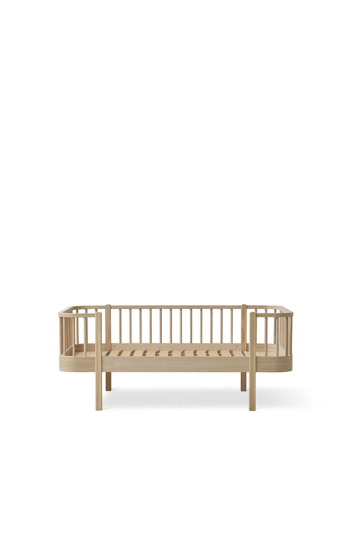 Wood original junior day bed, 90x160 cm, oak van Oliver Furniture | Kids Conceptstore Le Fanfare