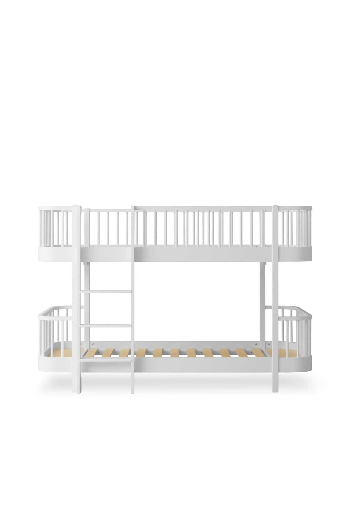 Wood Original low bunk bed, white van Oliver Furniture | Kids Conceptstore Le Fanfare