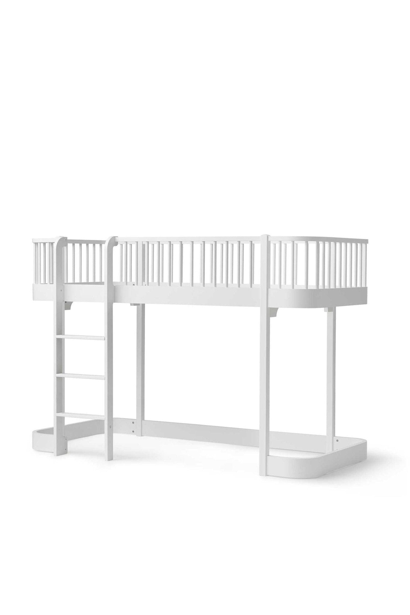 Wood Original low loft bed 138 cm, 90x200 cm, white van Oliver Furniture | Kids Conceptstore Le Fanfare