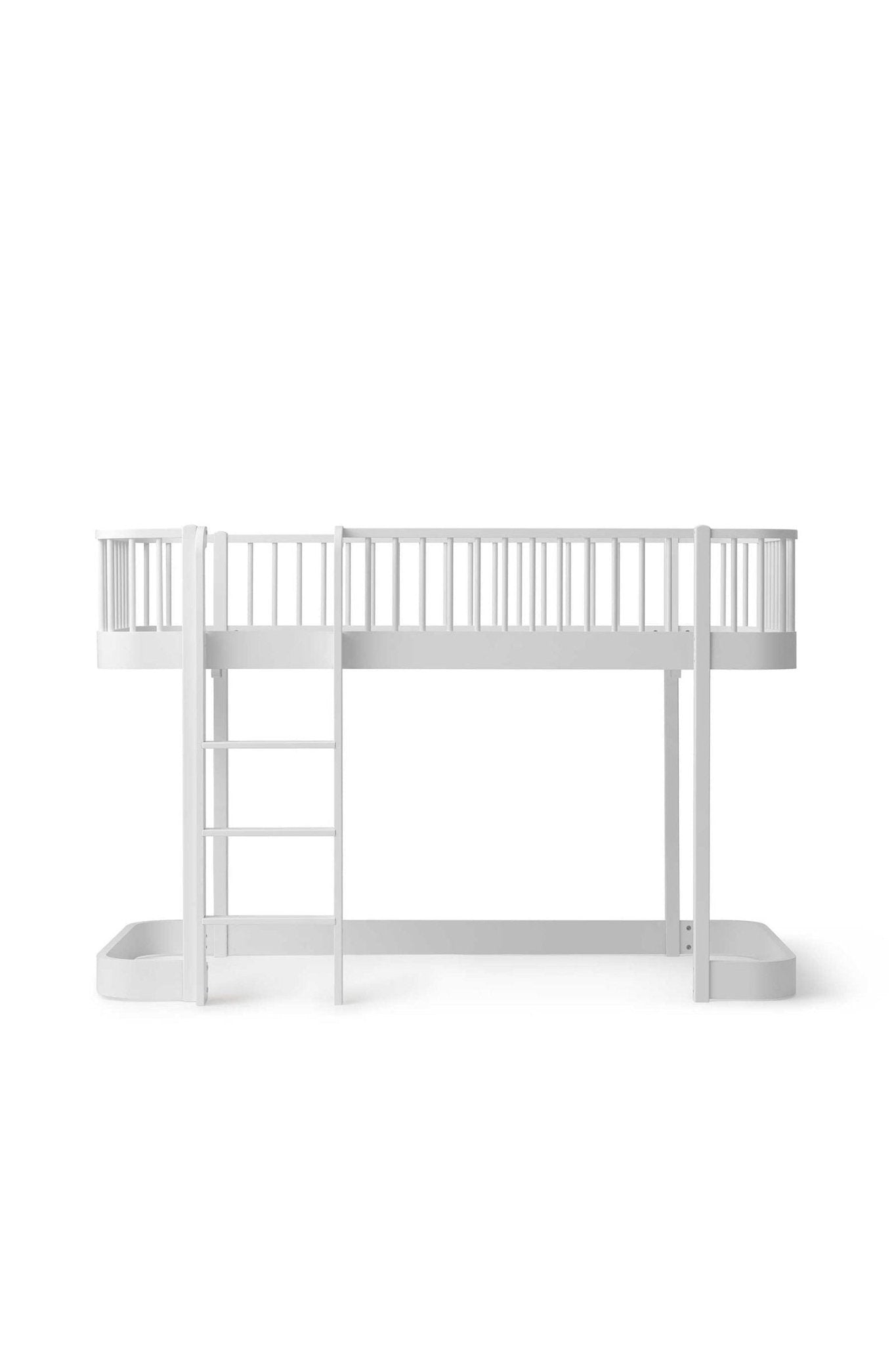 Wood Original low loft bed 138 cm, 90x200 cm, white van Oliver Furniture | Kids Conceptstore Le Fanfare