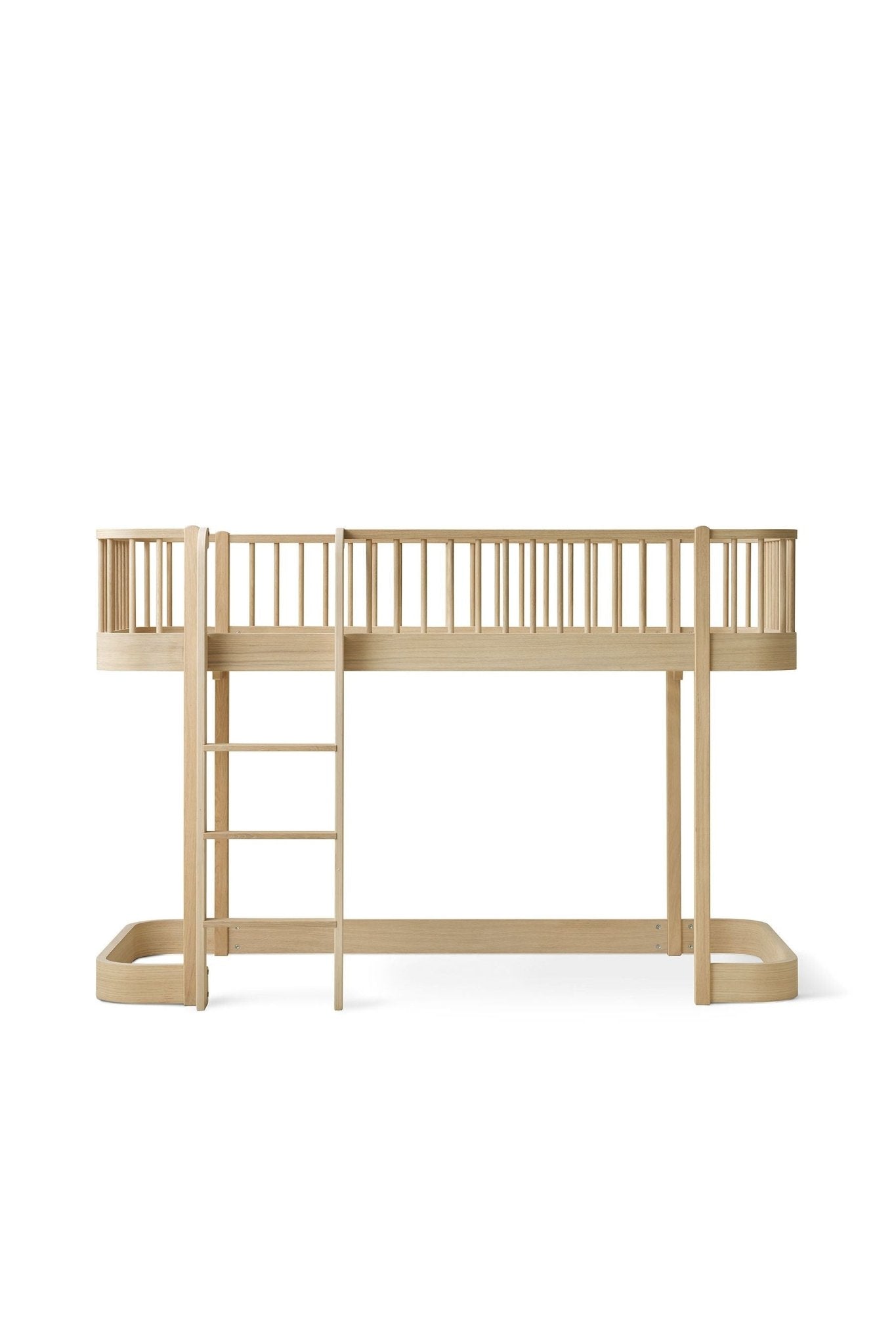 Wood original low loft bed, 90x200 cm, oak van Oliver Furniture | Kids Conceptstore Le Fanfare