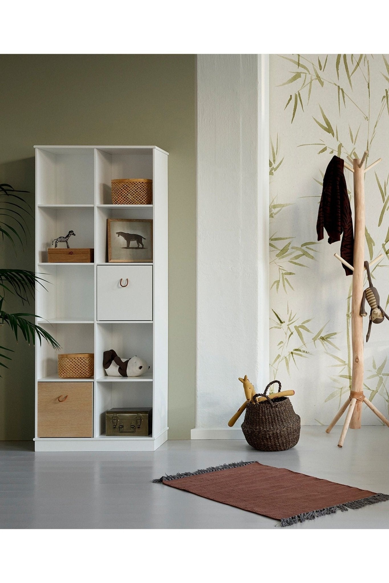 Wood Shelving unit 2x5 vertical w. base van Oliver Furniture | Kids Conceptstore Le Fanfare