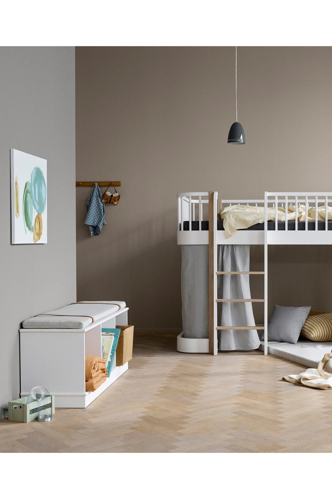 Wood Shelving unit 3x1 horizontal w. base van Oliver Furniture | Kids Conceptstore Le Fanfare