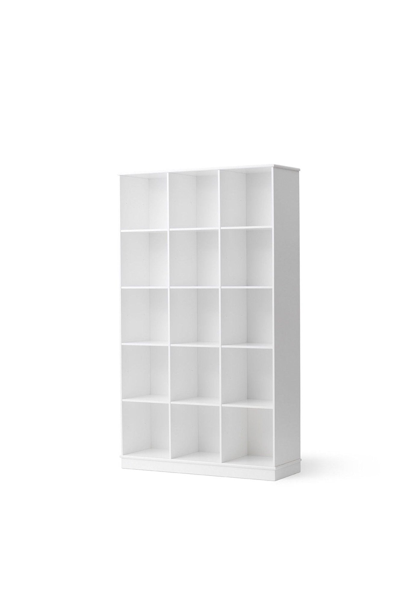Wood Shelving unit 3x5 vertical w. base van Oliver Furniture | Kids Conceptstore Le Fanfare