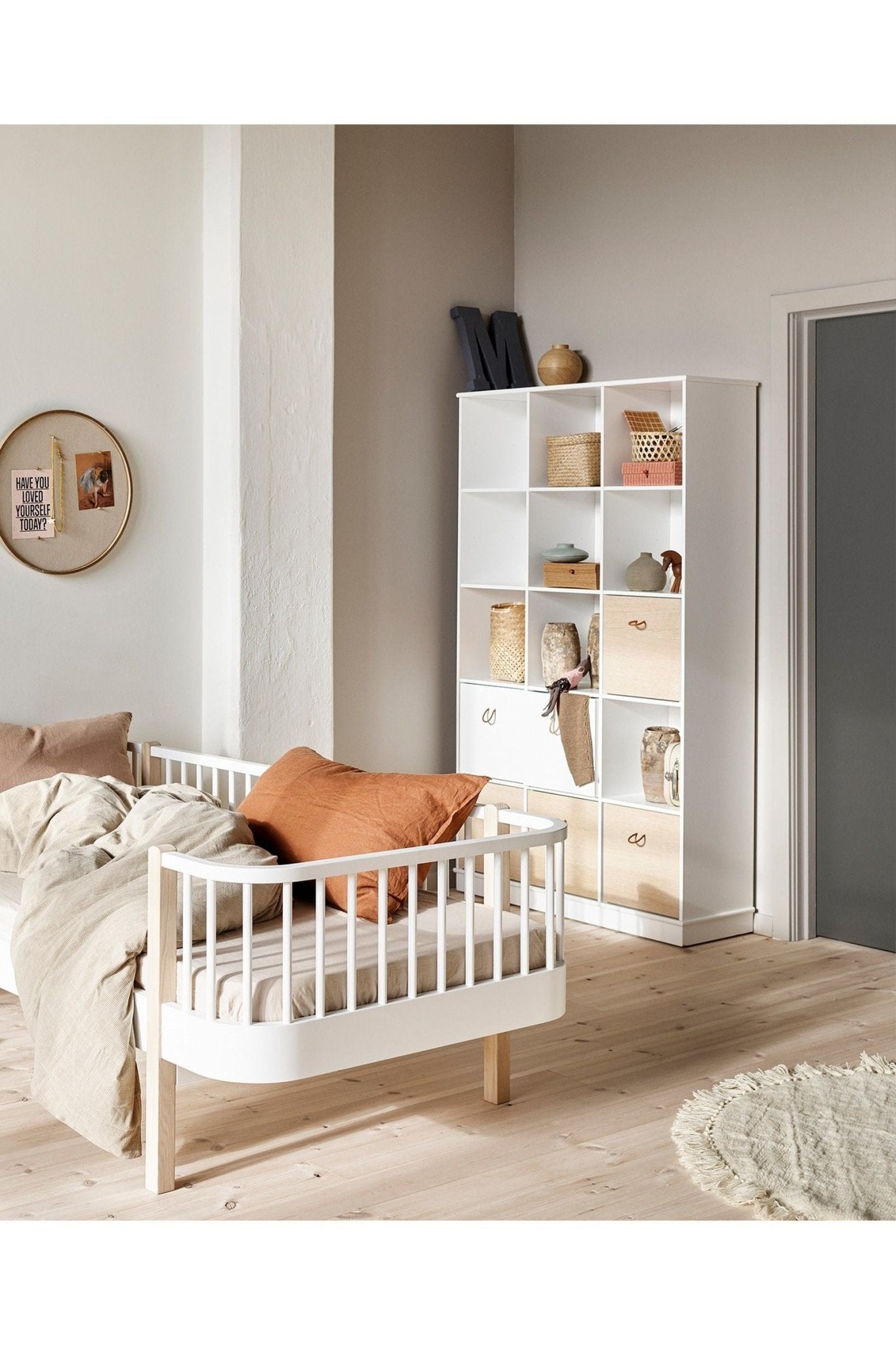 Wood Shelving unit 3x5 vertical w. base van Oliver Furniture | Kids Conceptstore Le Fanfare