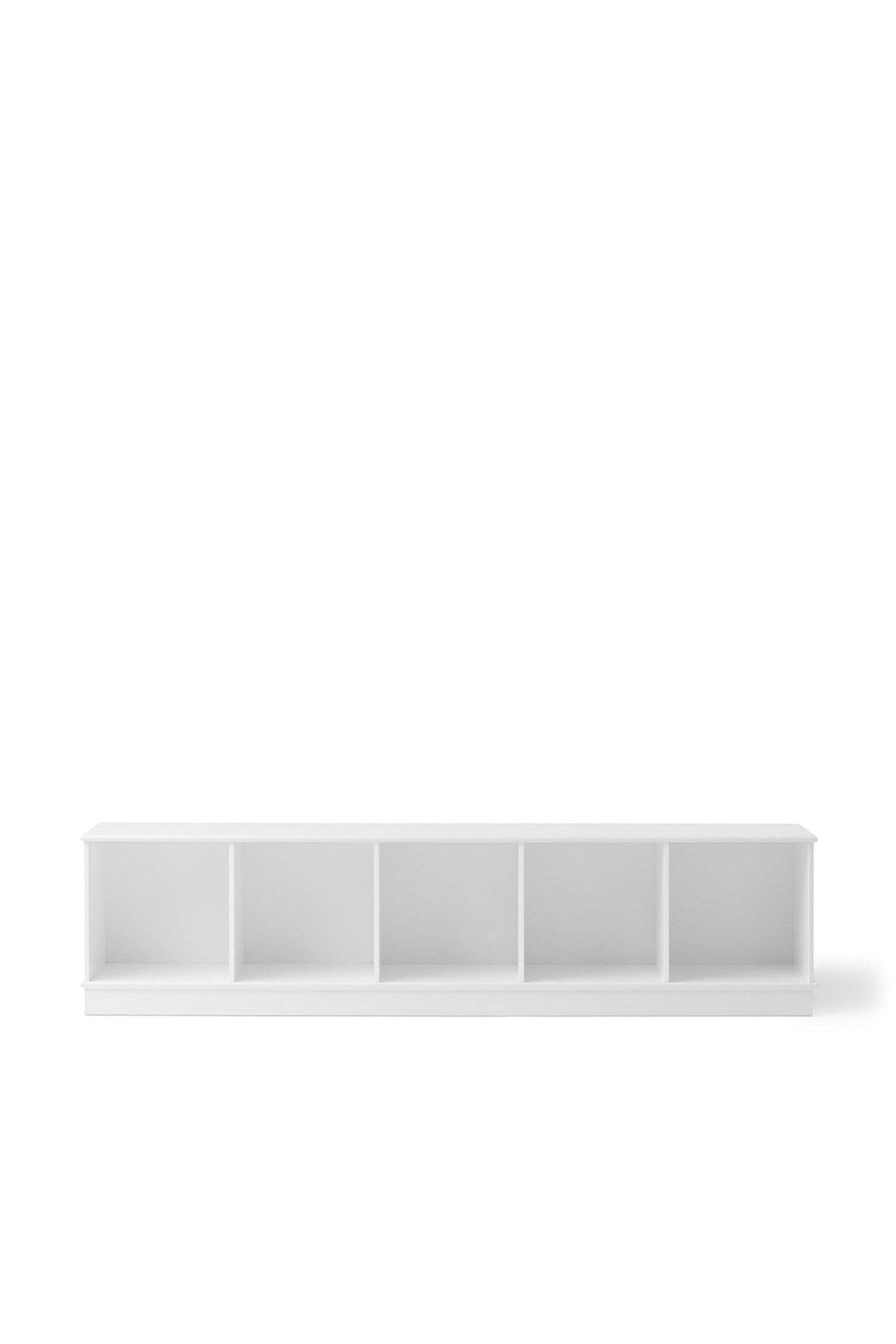 Wood Shelving unit 5x1 horizontal w. base van Oliver Furniture | Kids Conceptstore Le Fanfare