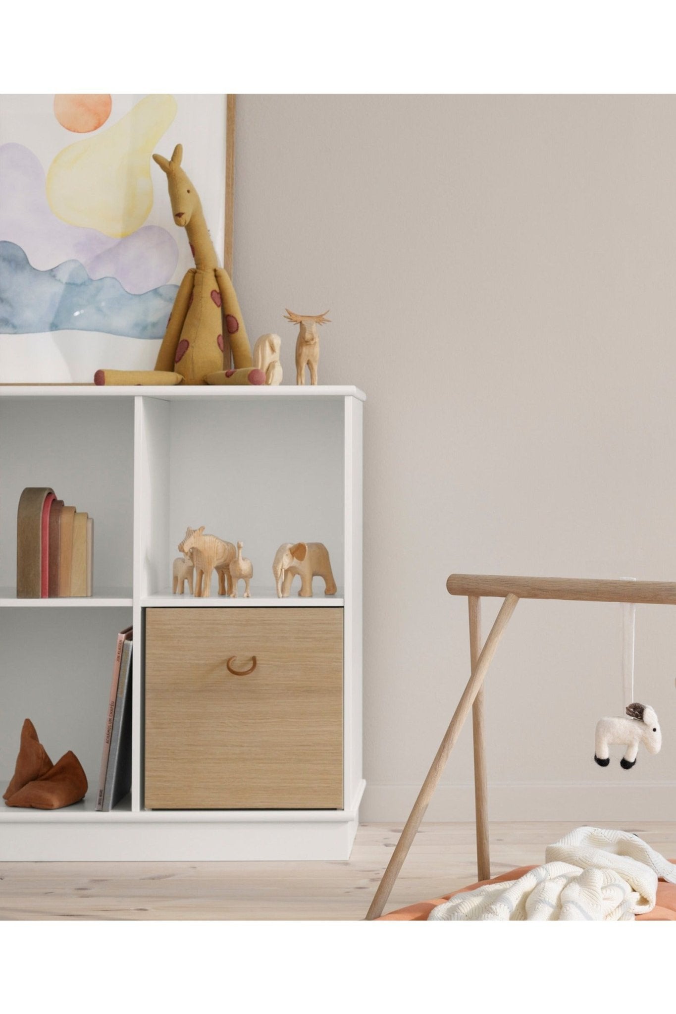 Wood Shelving unit 5x2 horizontal w. base van Oliver Furniture | Kids Conceptstore Le Fanfare