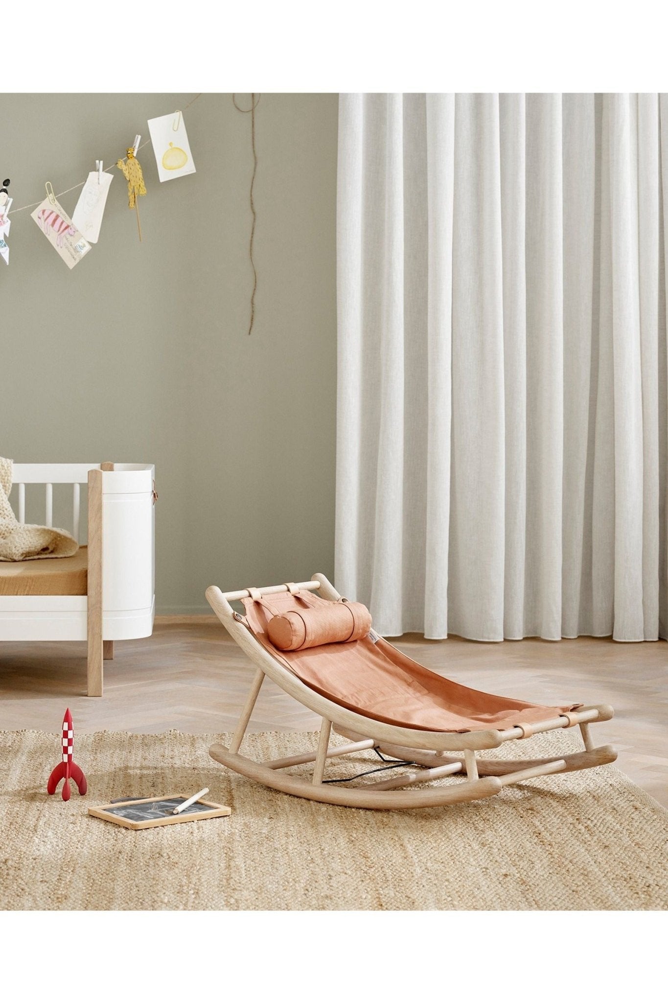 Wood Toddler rocker, oak/caramel van Oliver Furniture | Kids Conceptstore Le Fanfare