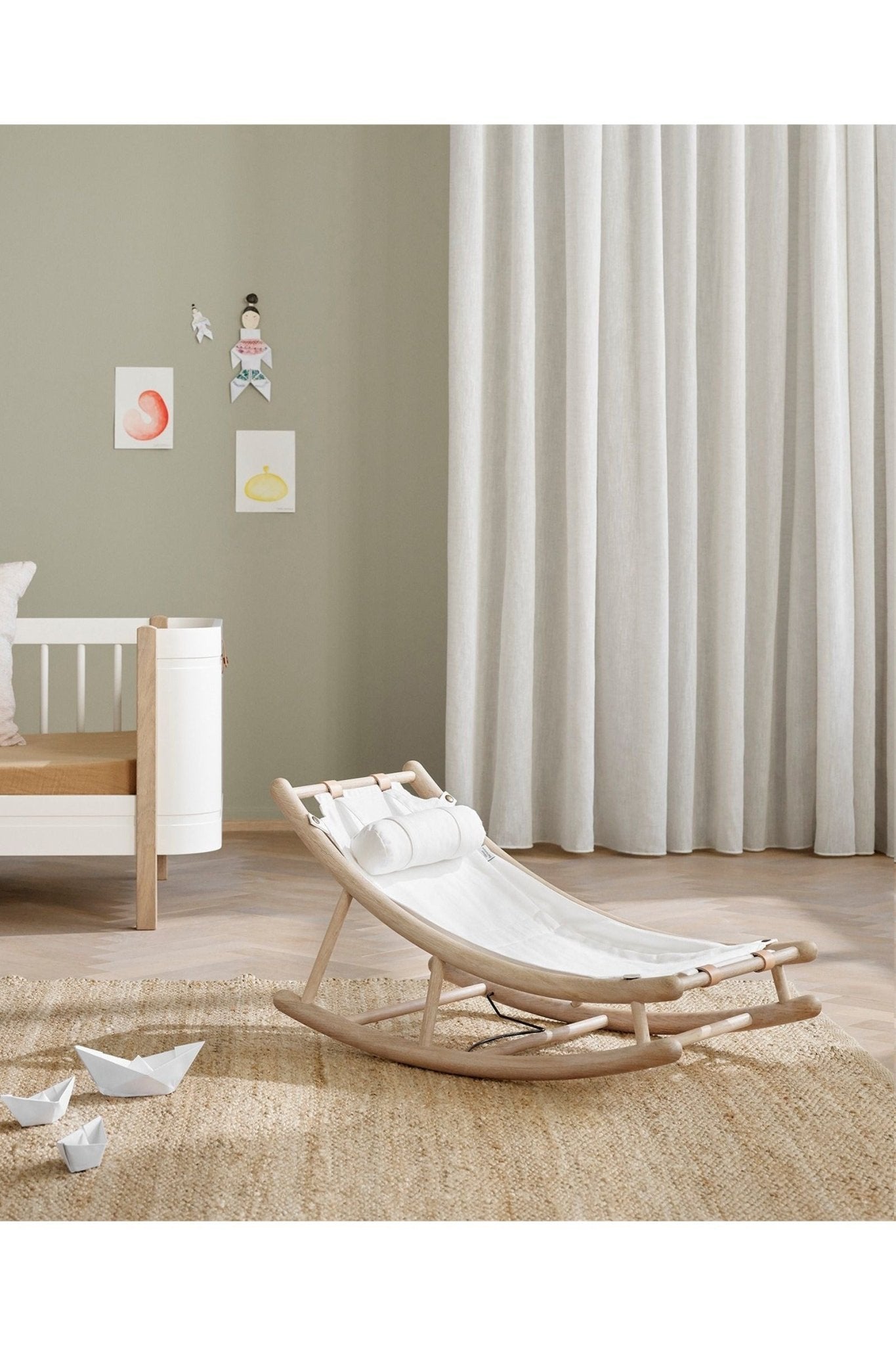Wood Toddler rocker, oak/white van Oliver Furniture | Kids Conceptstore Le Fanfare